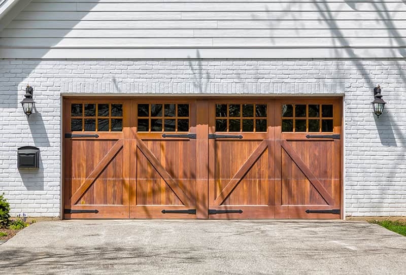 residential wood garage installation - Garage-Harmony